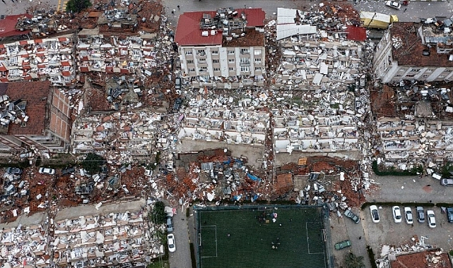10 ili vuran 7,7 şiddetli depremin ardından 1300'den fazla artçı deprem gerçekleşti